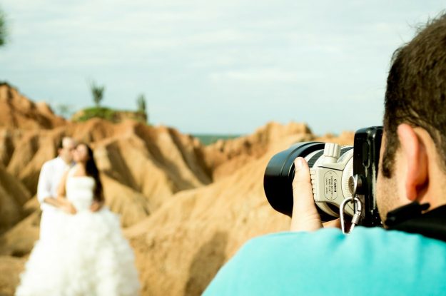 Behind the Scenes of Wedding Photography: How to Avoid the Big-day Glitches!